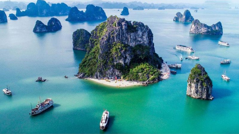 Top những địa điểm du - lịch - Quảng - Ninh hot nhất